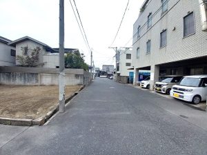 東側道路